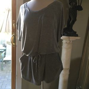Women’s DKNY knit heather grey pullover top